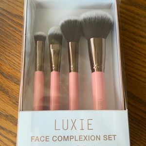 Luxie complexion set & travel essentials brushes